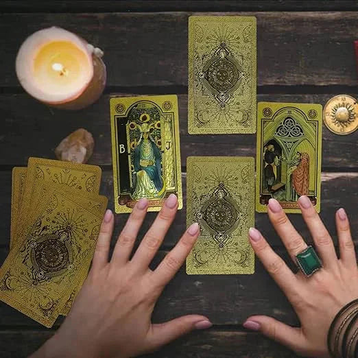 Ylellinen Tarot -kultapainos